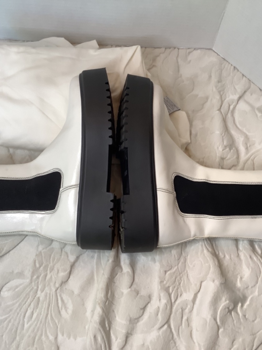 EUC ASOS design white black Chelsea boots platform - Picture 12 of 16